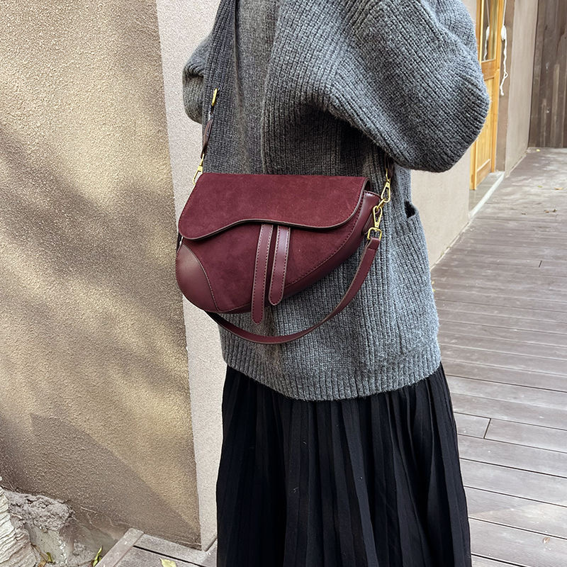 Designer Bag Luxury Bag Shoulder Saddle Shoulder Bag Crossbody Purse New Ladies Emed Silk Scarf Woven Princess Hand Bill Shoulder Crossbody
