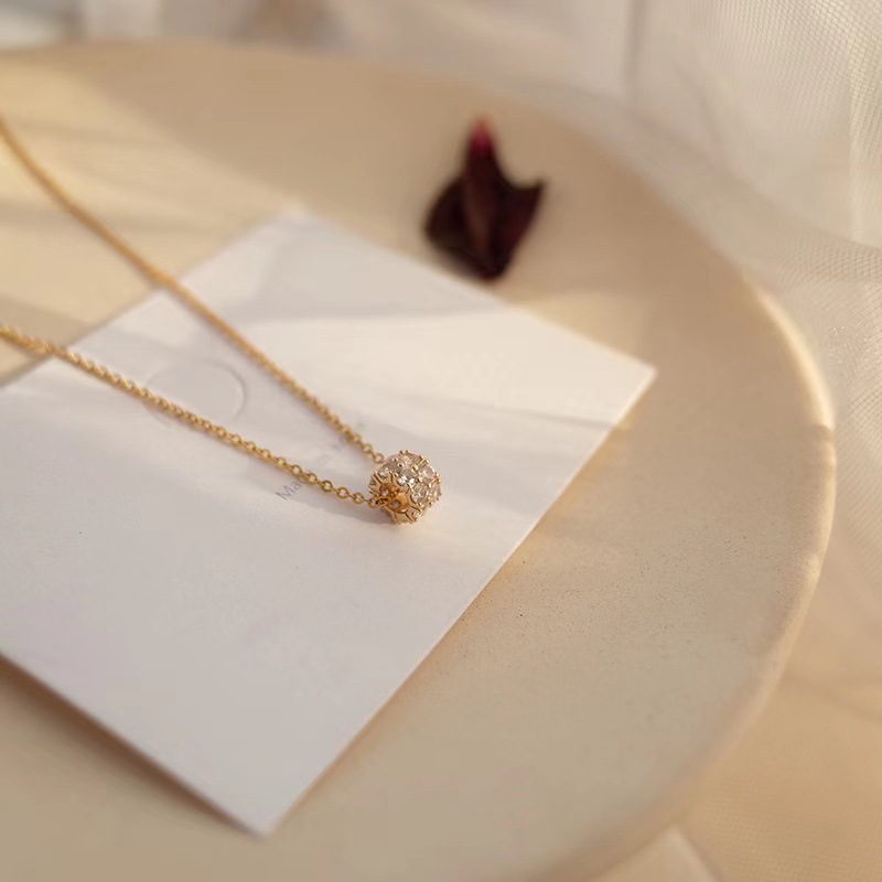 2025 Elegant Ins Top Sell Sweet Simple Fine Jewelry Genuine 100% 925 Sterling Silver Full Round Lab White Moissanite Diamond Women Circle Pendant Clav