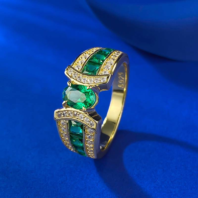 2025 Choucog Wedding Rings Luxury Jewelry Pure 100% 925 Sterling Silver 18K Gold Oval Cut Emerald Moissanite Diamond Party Eterinity Court Ladt Ring N