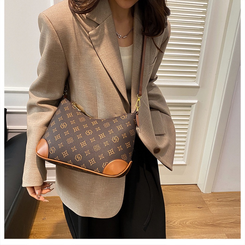 2025 Free Shipping Women's Designer Luxury Fashion Vintage Underarm Bag Shoulder Bag Crossbody Bag brown khaki