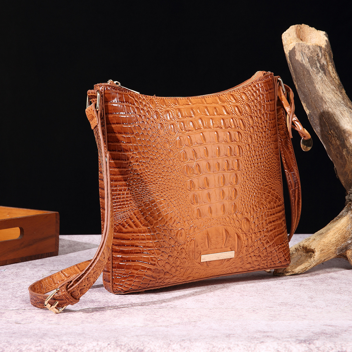 Free Shipping 2025 New Designer Bag Fashionable And High-quality Shopping Bag Handheld Retro Women's Multi-color Crocodile Pattern Trendy Handbag
