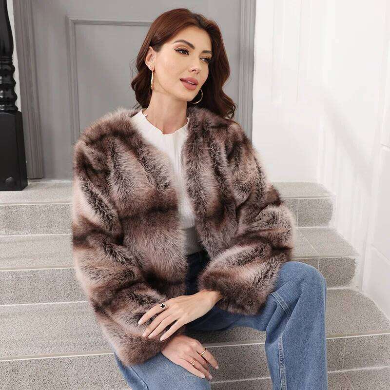 2025 New Autumn Winter Coat Women's Wide and Vertical Stripes Fox Round Neck Short Imitation Fur Jack