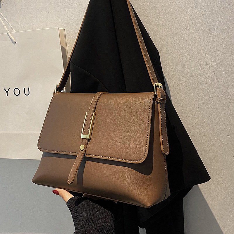Top brand high-quality new free designer bag retro fashion simple 2025 new fashionable elegant shoulder bag popular crossbody bag new free designer ba