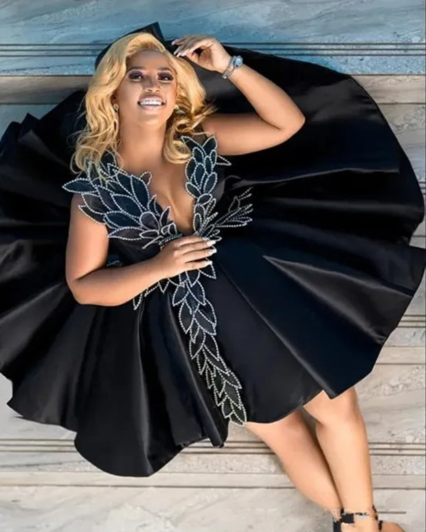 Plus Size Black Cocktail Dresses for Women Sexy Short Mini Prom Dresses Satin Hand Made Leaf Puffy Tiered Birthday Party Dress Graduation Gowns for Gi