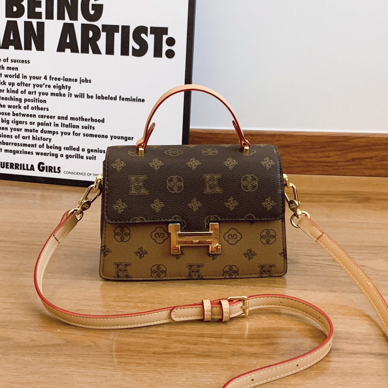 2025 Free Shipping Women's Designer Luxury New Fashionable Retro Small Square Bag Versatile Single Shoulder Crossbody Bag brown white