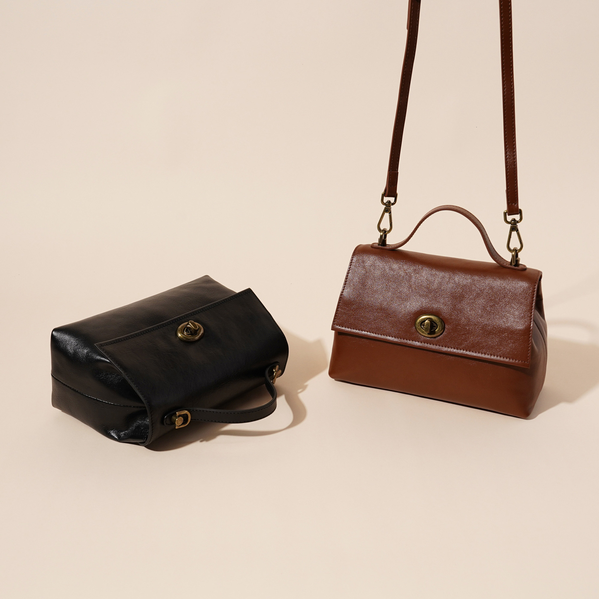 Women's Fashionable Leather Shoulder Bag Free Shipping Designer Retro Small Square Bag Flip Cover Mailman Bag Commuter Crossbody Bag Handbag