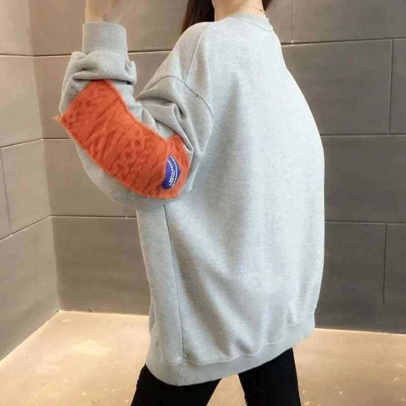 New In Baggy Round Neck Womens Sweatshirts Loose Female Top High Quality M Designer E Cotton 2025 Trend Coat 2000s Pullovers