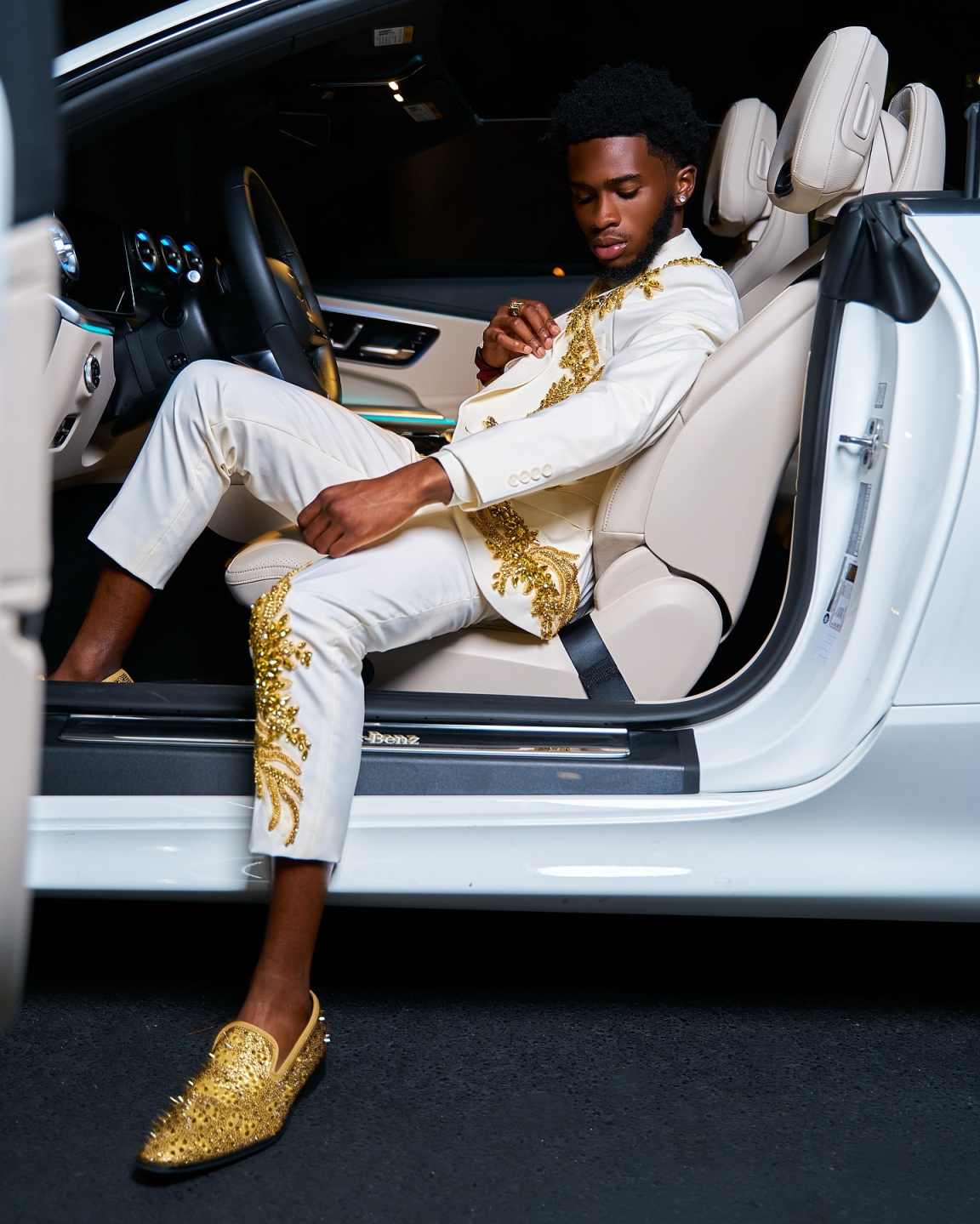 Gorgeous Wedding Tuxedos 3 Piece Set Jacket Vest Pants Shawl Lapel Men Suit Crystal One Button Groom Wear Party Suits Customized