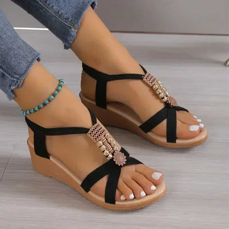 New Style Round Toe Wedge Heel Metal Decorated Fashionable Womens Shoes Flat Wear-resistant Comfortable Casual Sandals Z250617