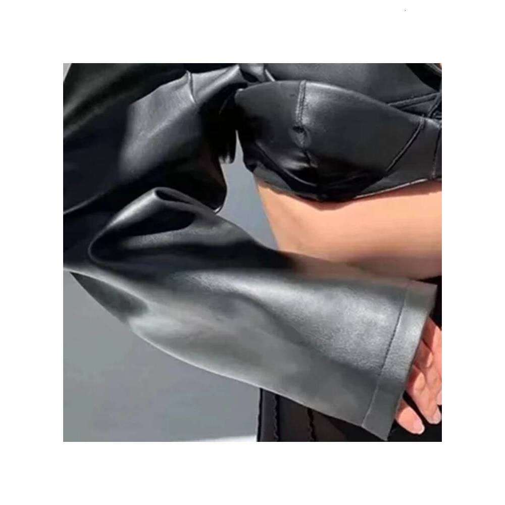Lautaro Spring Autumn Short Soft Black Pu Leather Jacket Women 2025 Long Sleeve Designer Runway Sexy Fashion Cropped Top