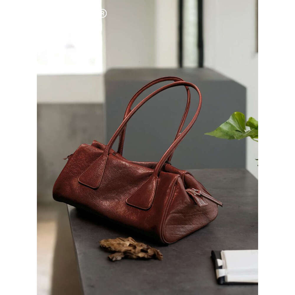 Underarm Baguette for Women New High Quality Niche Commuter Super Popular Handheld Bowling Bag
