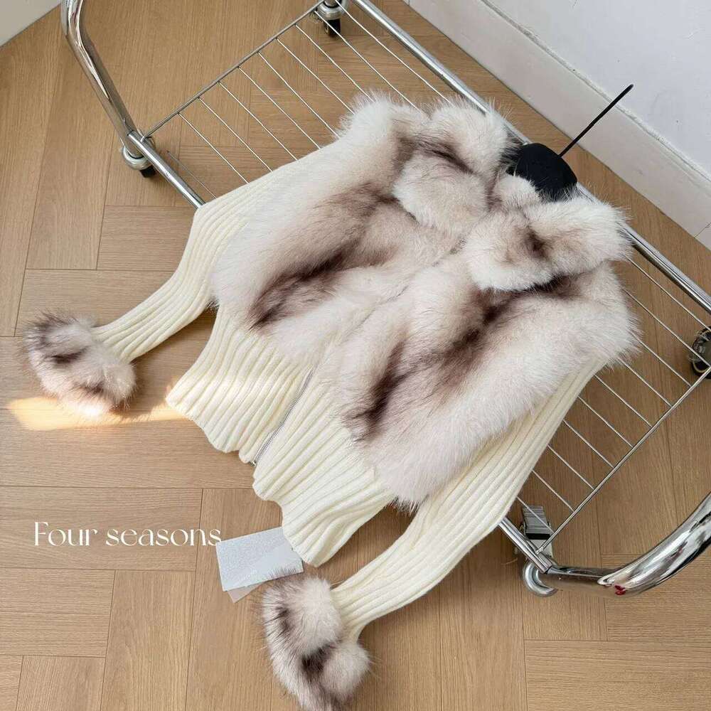 2024 Autumn and Winter New Slim-fit Sweaters Women's Tops Small Fragrant High-end Wool Splicing Knitted Cardigan Jackets