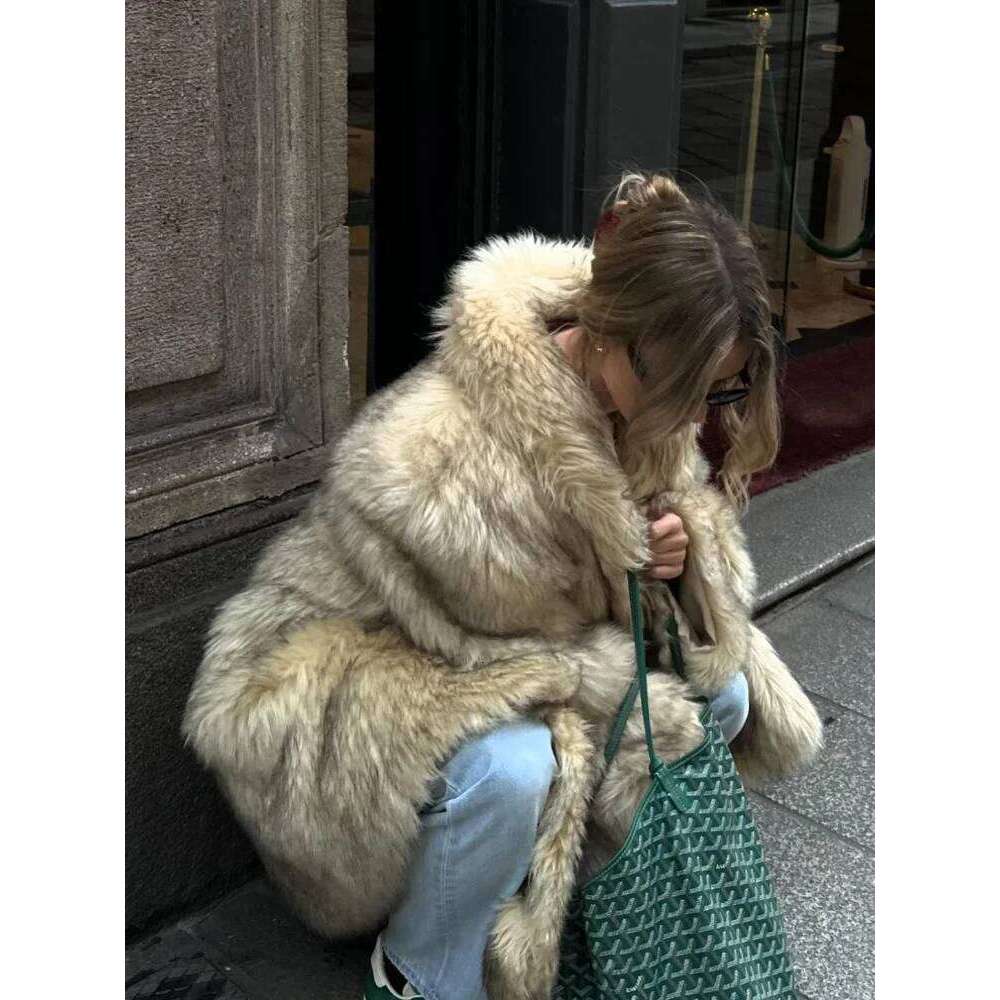 Elegant Fluffy Faux Fur Thicken Long Sleeve Coats Luxurious Turndown Collar Warm Cardigan Jackets 2025 Lady Street Outerwears