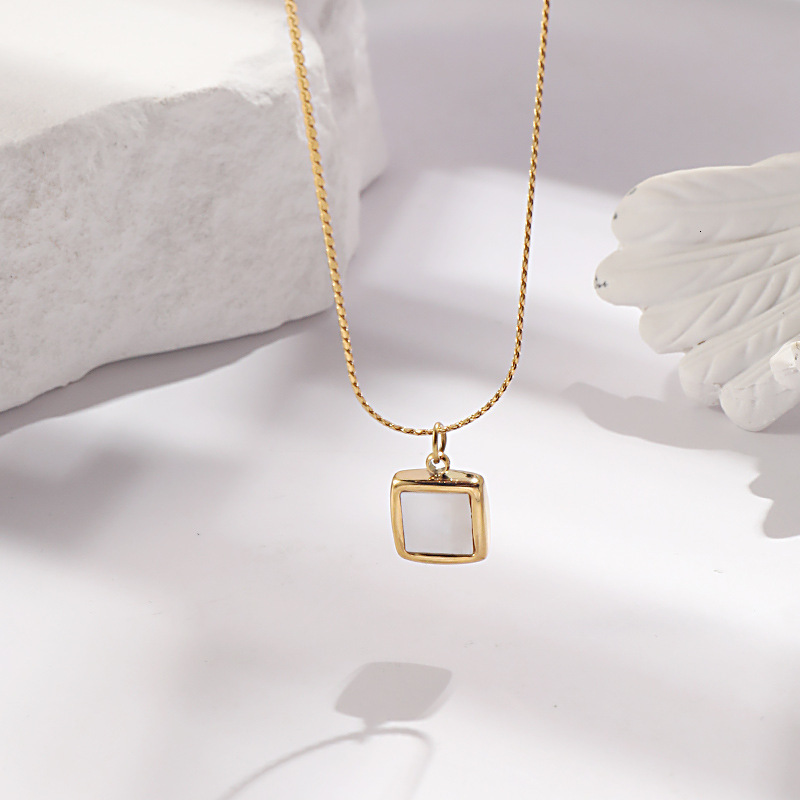 Fashion Light Style Simple Elegant Square Mother-of-Pearl Necklace for Women Versatile High-End Titanium Steel Non-Fading Jewelry