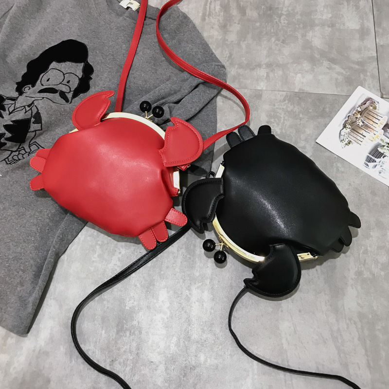 Free Shipping 2025 New Designer Bag Casual Cute Crab Shaped Fun Animal Handbag Fashionable High-quality Shopping Bag