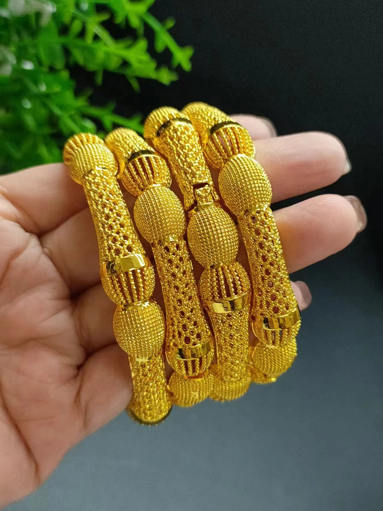 4pcs Dubai Gold Color Bangles Bracelets Nigerian Bridal Wedding Party Jewelry Gifts Hawaiian Arabic African Bangles 250616