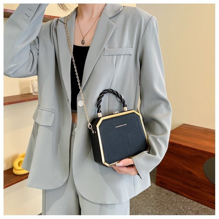 Free Shipping 2025 New Designer Bag Women's High-end Solid Color Boxed Handbag High-end Multifunctional Niche Fashion High-quality Shopping Bag