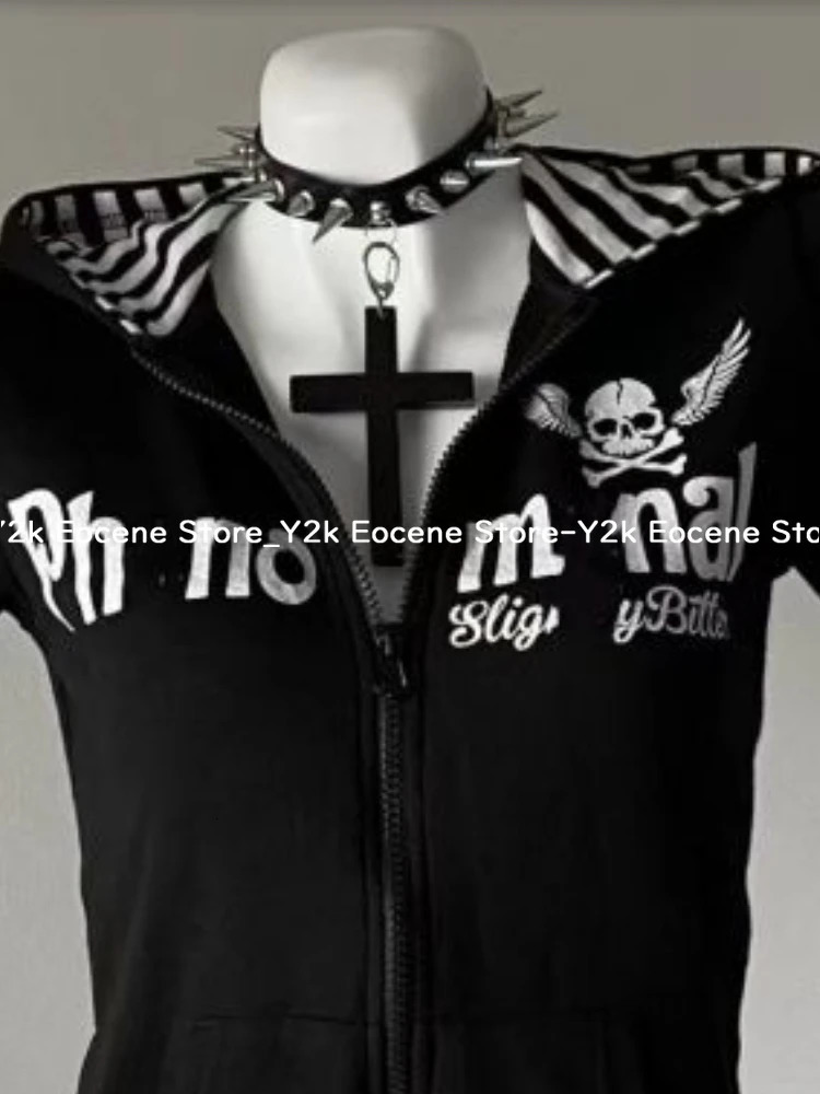 Y2K Subculture Skull Print Zip Cardigan Short Sleeve Women Japan Slim Fit Striped Hoodie Casual Tops Fashion Streetwear Clothes 250612