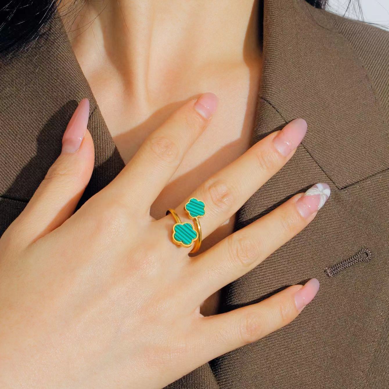 High-End Women's Open Stainless Steel Ring Jewelry Gold Non-Fading Flower Hand Decoration