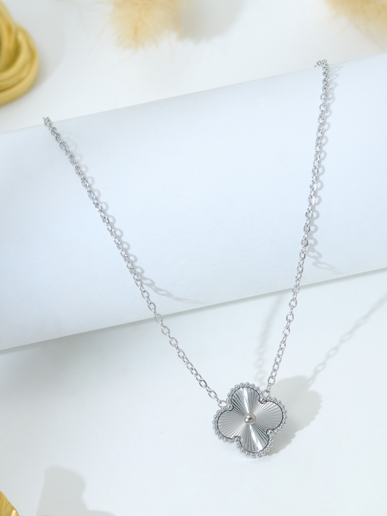 Fashion Light Style Versatile Laser Polished Necklace for Women High-end Sense Personality Jewelry