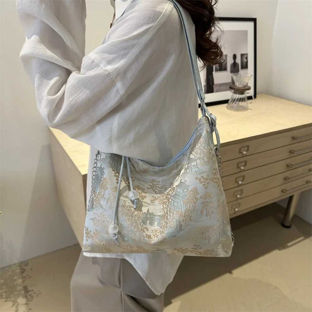 Elegant Chinese Style Backpack Large Capacity Multipurpose Womens Shoulder Bag Exquisite Embroidery Ancient Underarm Bag Travel Z250617