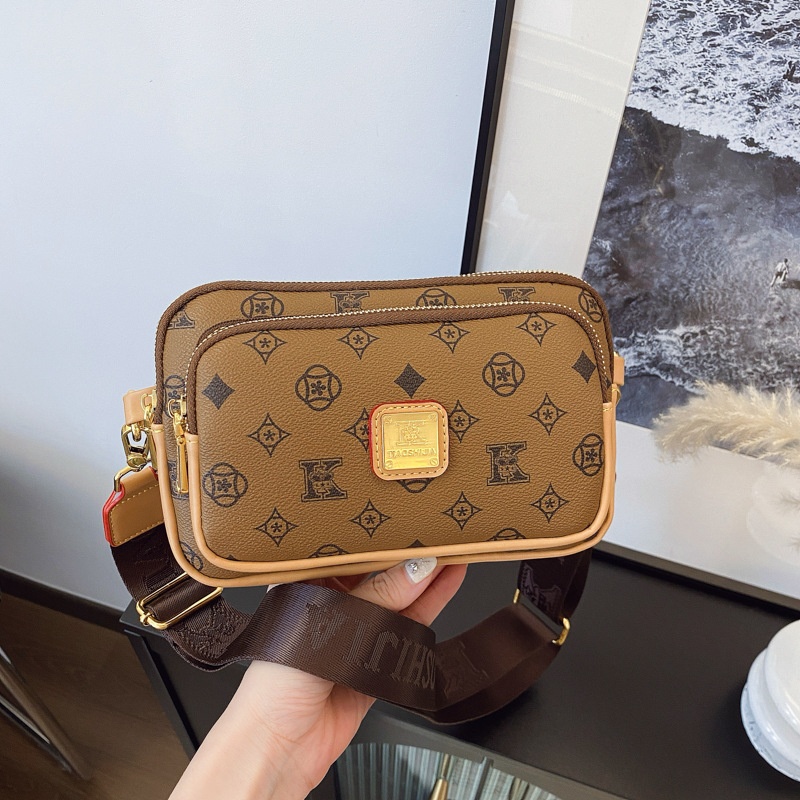 2025 Free Shipping Women's Designer Luxury Fashion Retro Printed New Simple Shoulder Bag Diagonal Cross Bag brown