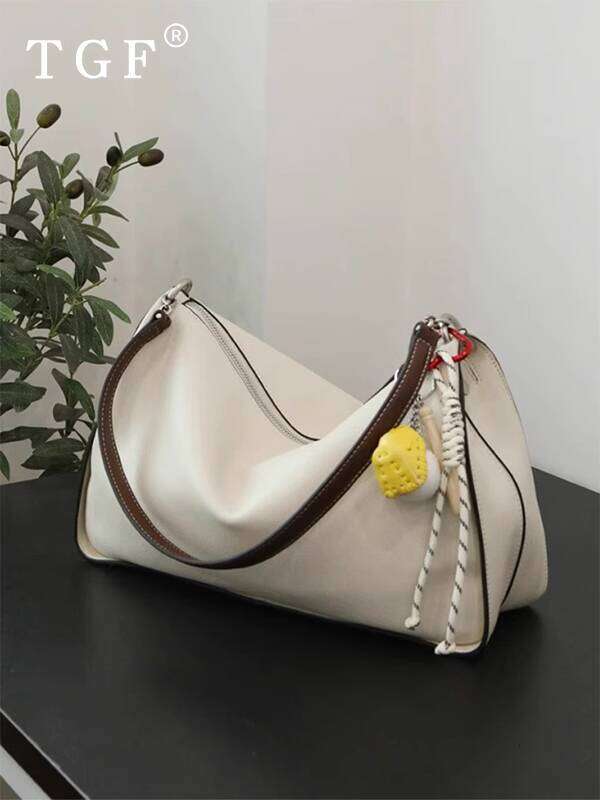 Minimalist Single Shoulder Underarm for Women New Light Luxury Niche High end Fashion Versatile Commuter Pillow Bag