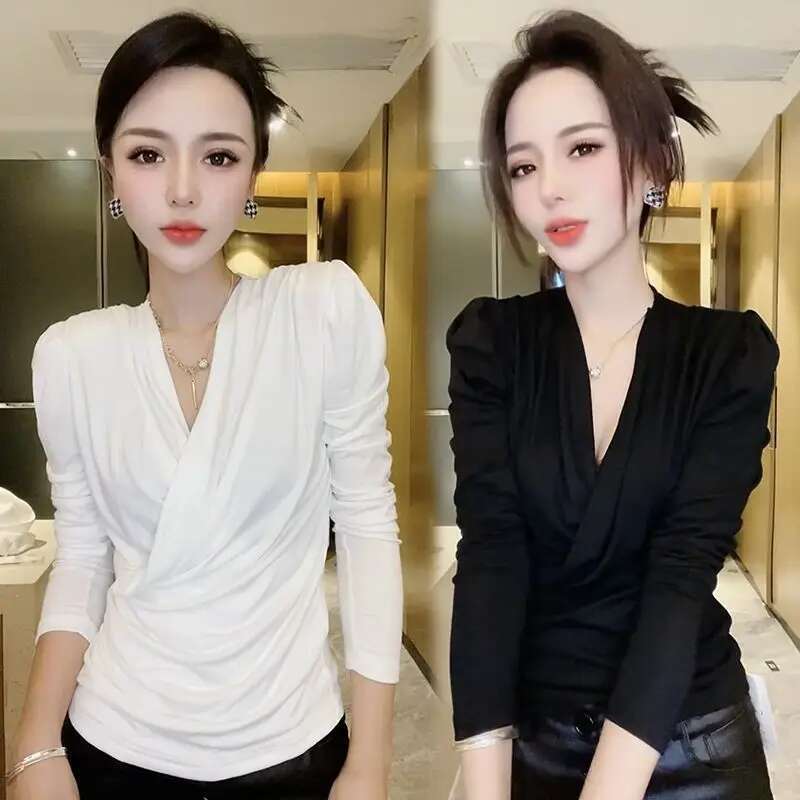 V Neck Tshirt 2025 Women Brown Woman T-shirt Slim Sexy Top for One Piece Kpop New Clothing in Goth Causal Sale with Sleeves Tee