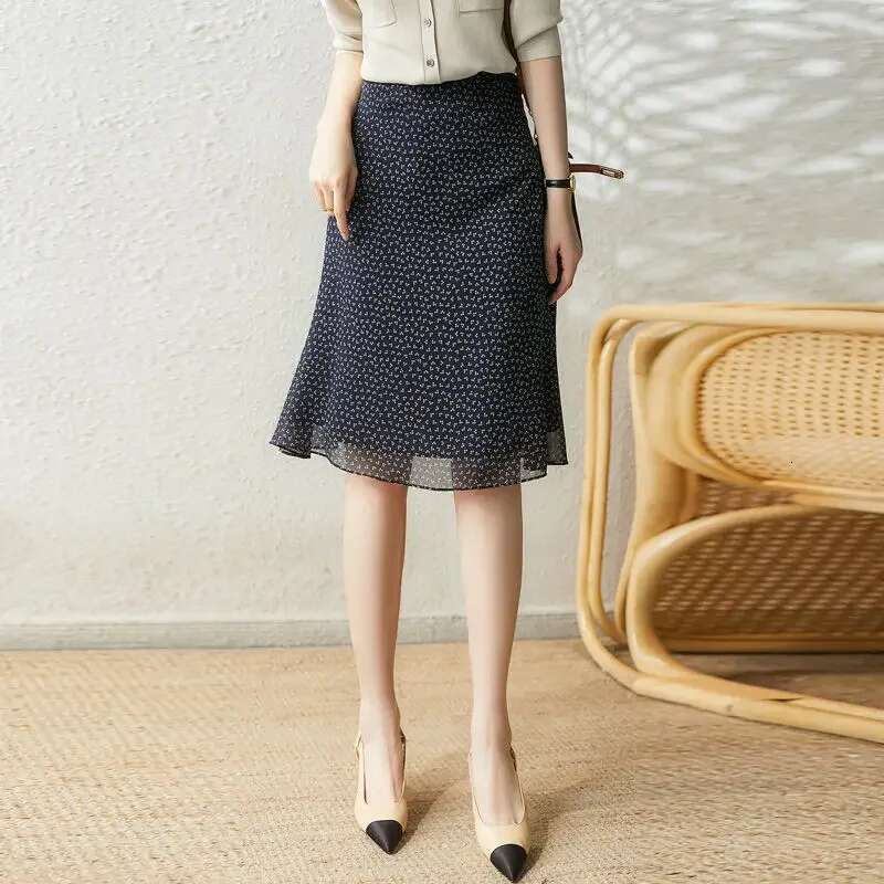 Female Skirts Chic and Elegant Womens Skirt To Knees Length A Line Harajuku New In Premium Korean Style Summer 2025 Trend Cheap