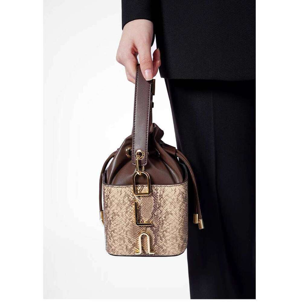This Year s Trendy Bags for Women New French Niche Office Handbag Genuine Leather Commuter Bucket Bag