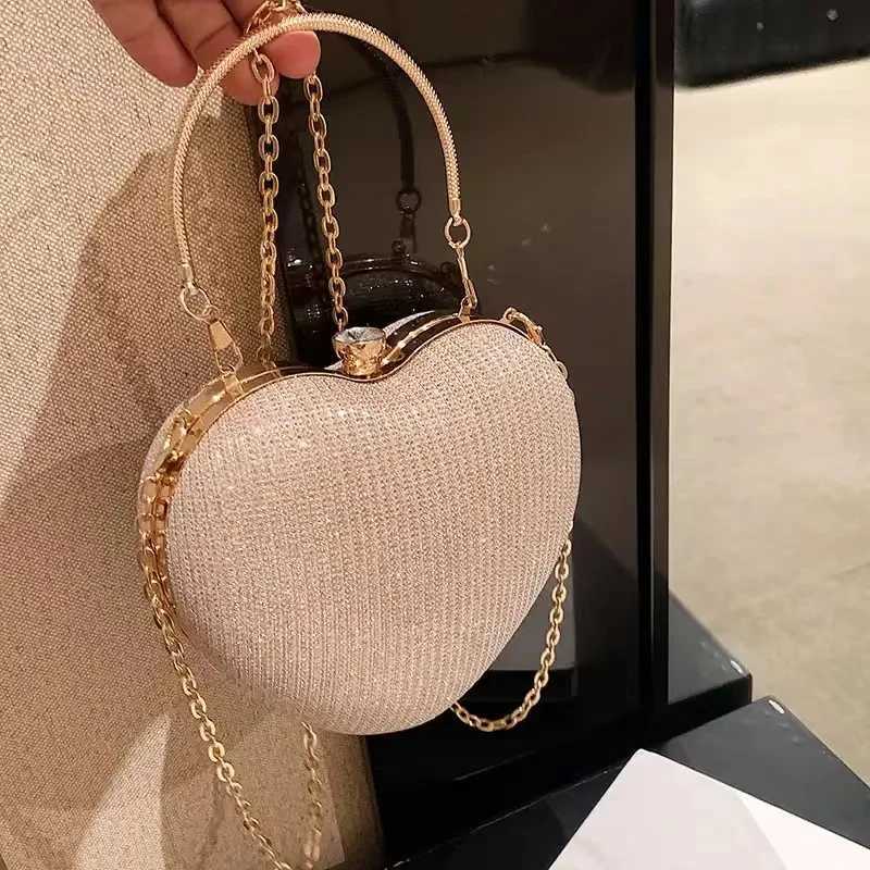 Evening Clutch Bag Women Bag Shiny Handbag Heart Shape Metal Clutches Bag Fashion Chain Shoulder Crossbody Bag Lady Purse Z250617