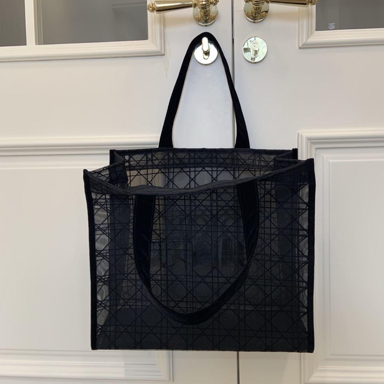 Ladies' single-shoulder bag fashion lace and mesh fabric shopping bag tote beach bag classic black checkered design,