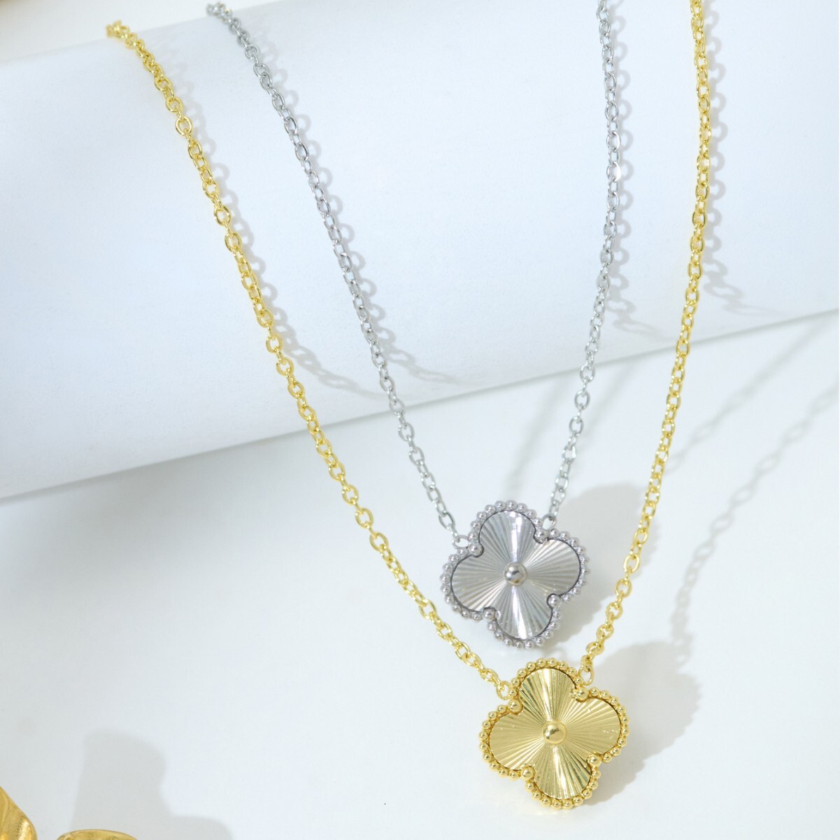 Fashion Light Style Versatile Laser Polished Necklace for Women High-end Sense Personality Jewelry