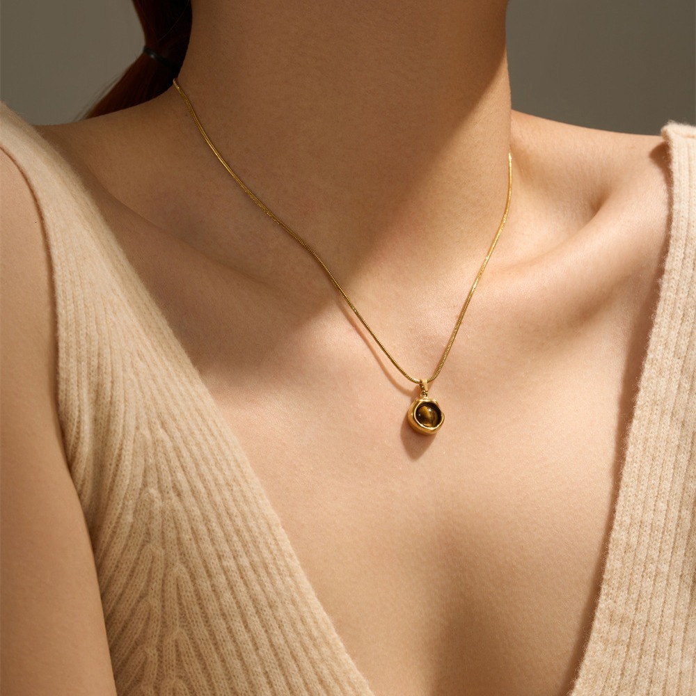 Light Fashion Simple Versatile Irregular Tiger Eye Stone Necklace for Women Personality Titanium Steel Non-Fading Jewelry