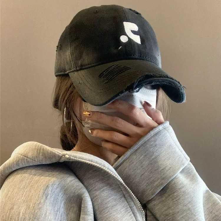 Versatile Trendy INS Style Vintage Distressed Embroidered Baseball Cap Couple Matching Face Slimming Duckbill Cap 250615