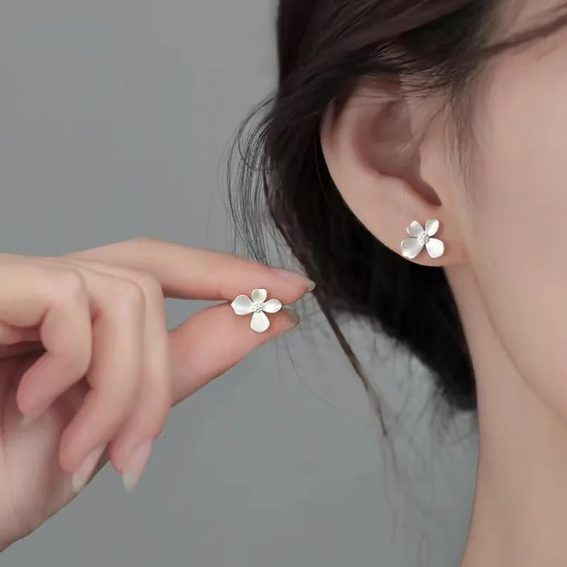 925 Sterling Silver Vintage Earrings For Women Trendy Simple Bump Flower Earring Jewelry Prevent Allergy Party Accessories Gift 250610