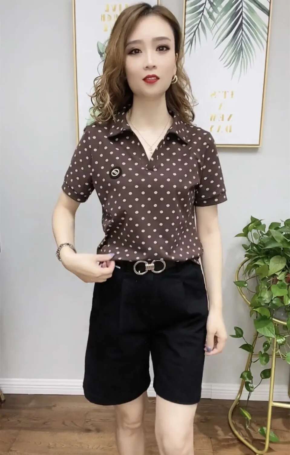 Polo Neck Shirts for Women Short Sleeve Tee T-shirt Woman Flower Clothing Aesthetic with Collar Tops Youth Luxury Sale V Cute