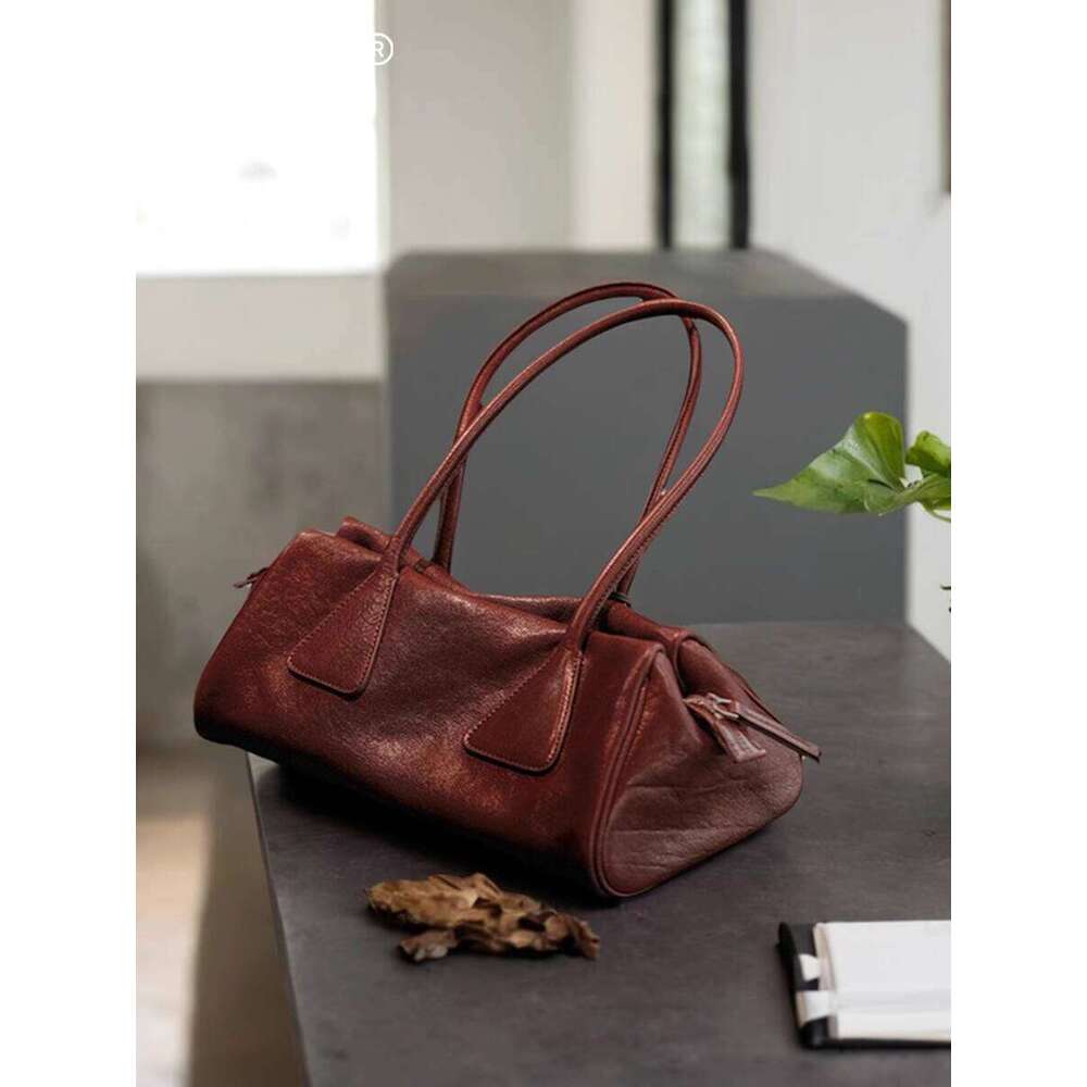 Underarm Baguette for Women New High Quality Niche Commuter Super Popular Handheld Bowling Bag