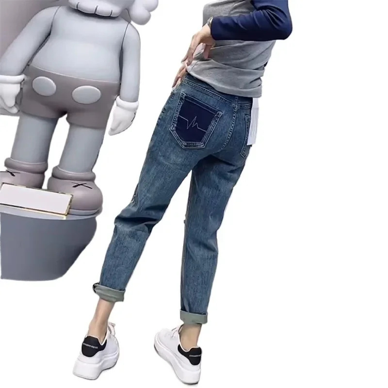 Plus Size Plus Size Womens High Waist Harlan Denim Jeans Spring 2025 Color Block Hole Elastic Slimming Dad Pants Big Sister MM 250609