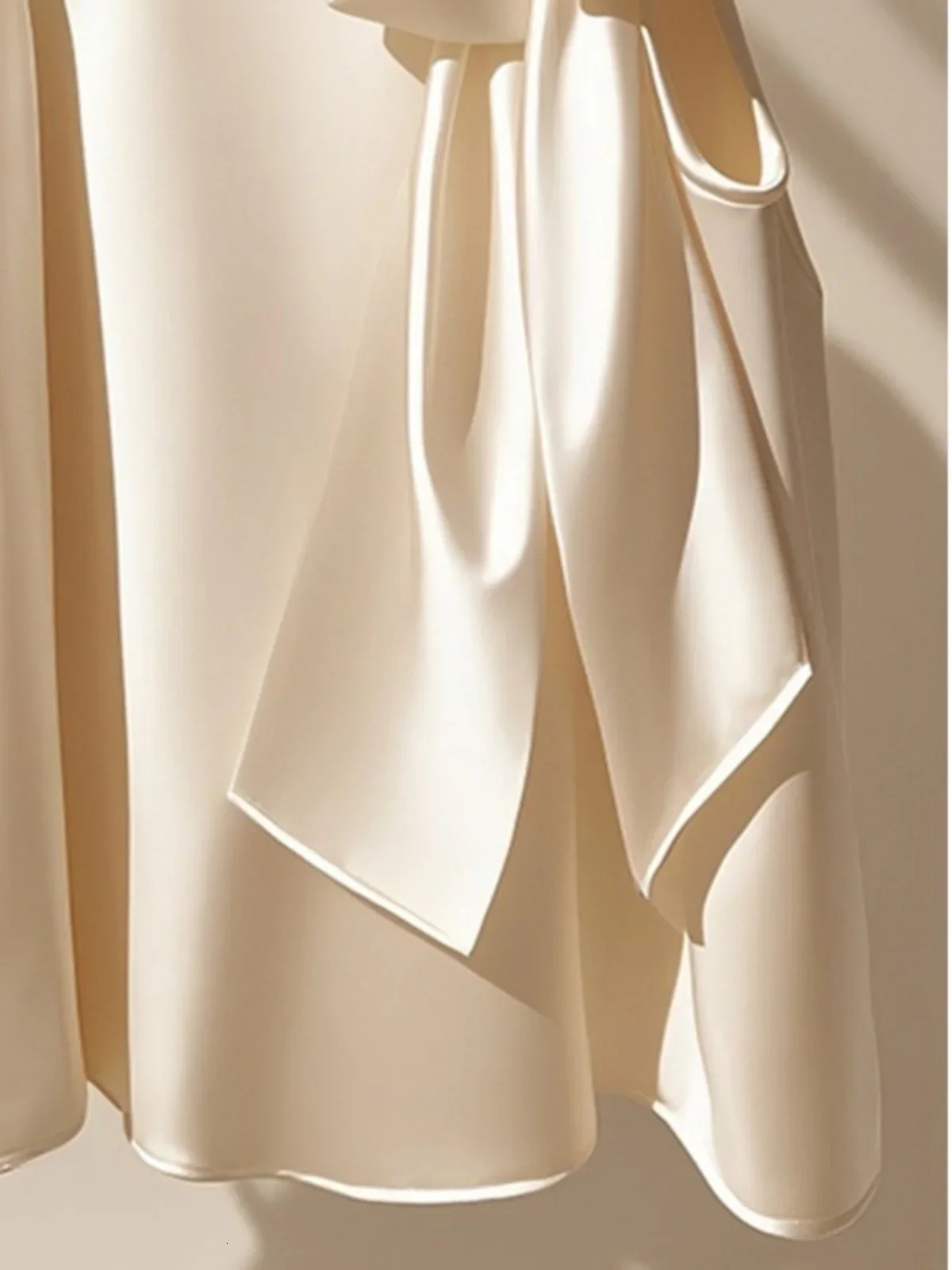Autumn Fashion High end Chic Champagne White Satin Halter Neck Tank Top Women Blouses Light Mature French Bow Sleeveless Shirt 250614