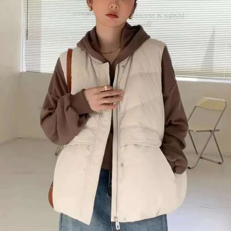 Lady Down Giletes Quilted Warm Korean Style Winter Clothing Clothes Fashion 2025 Womens Puffer Vests Coats on Sale Insulated