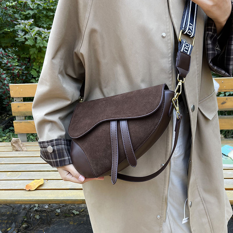 Designer Bag Luxury Bag Shoulder Saddle Crossbody Purse Ladies Emed Silk Scarf Woven Princess Hand Bill