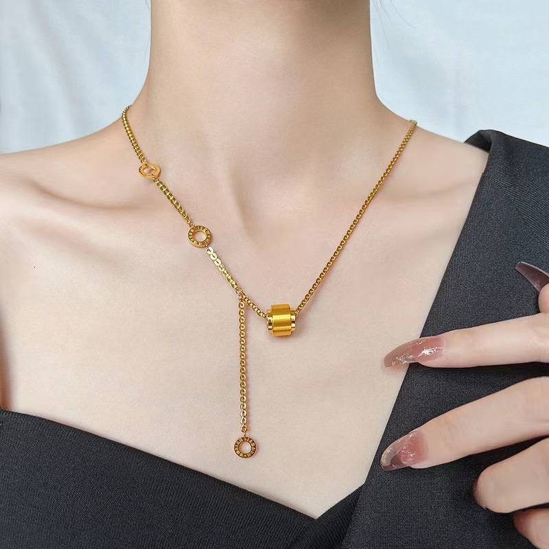Fashion Light Tassel Matte Small Waist Necklace for Women High-end Design Titanium Steel Non-fading Jewelry