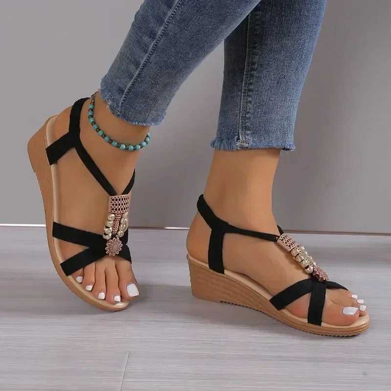 New Style Round Toe Wedge Heel Metal Decorated Fashionable Womens Shoes Flat Wear-resistant Comfortable Casual Sandals Z250617