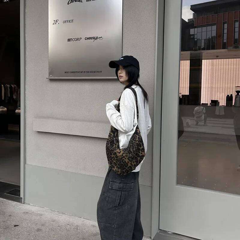 Fashion Leopard Hobos Tote Bags for Women Large Capacity Shoulder Half Moon Cloud Dumpling Bag New Designer Handbags bag