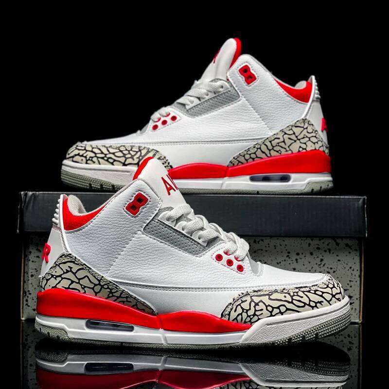 The new model of sports shoes is versatile in application, with excellent breathability suitable for both men and women.