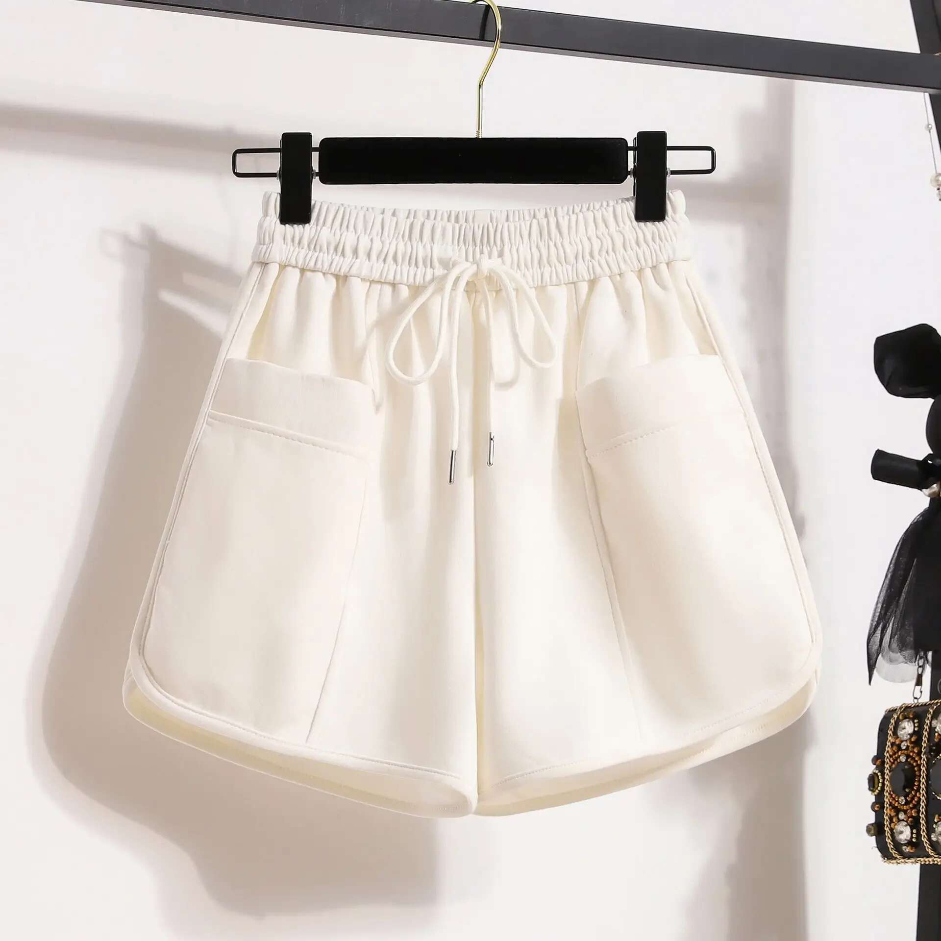 Short Pants Woman Baggy Korean Style With Waist Pocket Loose Shorts For Women Comfy Offer Original Hot Casual Aesthetic Outfits