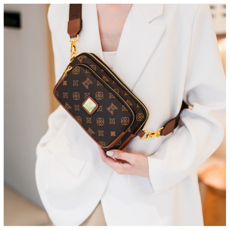 2025 Free Shipping Women's Designer Luxury Fashion Retro Printed New Simple Shoulder Bag Diagonal Cross Bag brown