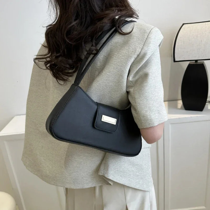Minimalist Shoulder Bag for Women Fashion Simple Solid Color Underarm Bag Buckle Handbag and Purse Fashion Small Top-handle Bags 250614