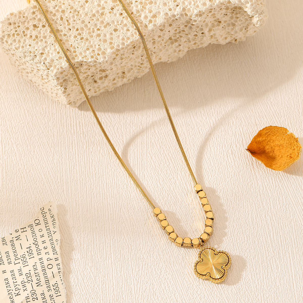 Fashion Light Style Simple Elegant Small Square Flower Necklace for Women Titanium Steel Non-Fading Jewelry